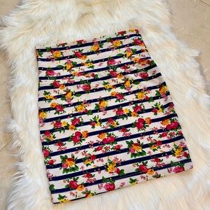 Forever 21 floral mini skirt Size Small